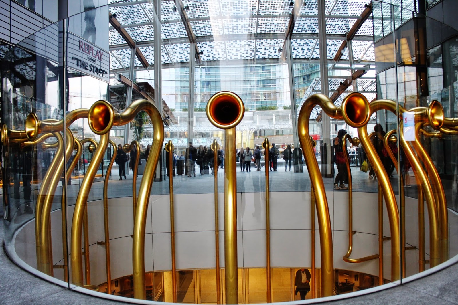 Trumpets, artistic installation by Alberto Garutti, Gae Aulenti sq.